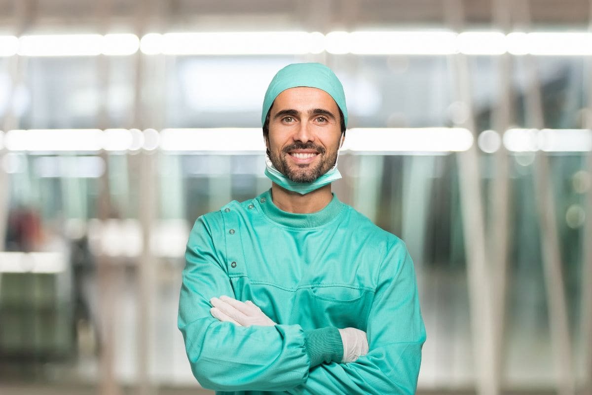 chirurgien esthétique au bloc